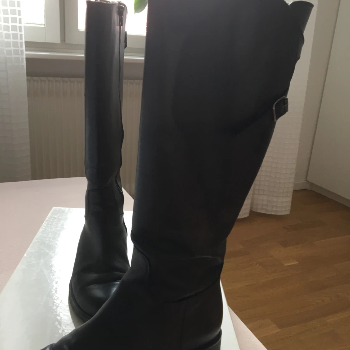 Svarta stövlar - 90