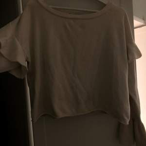 Vit Stickad tröja med volang från Zara 