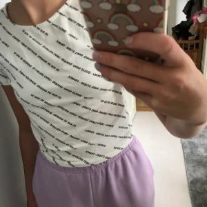 T-shirt storlek xs - En jätte skön t-shirt från Gina med text på frakten ingår inte