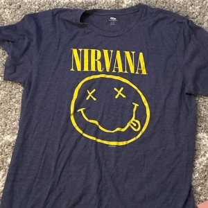 Nirvana t-shirt - Nirvana t-shirt köpt på old navy