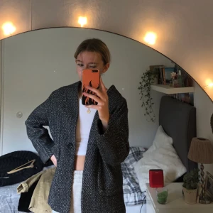 Höstkappa  - Säljer denna höstkappa då den inte längre kommer till användning. Frakt tillkommer 💕