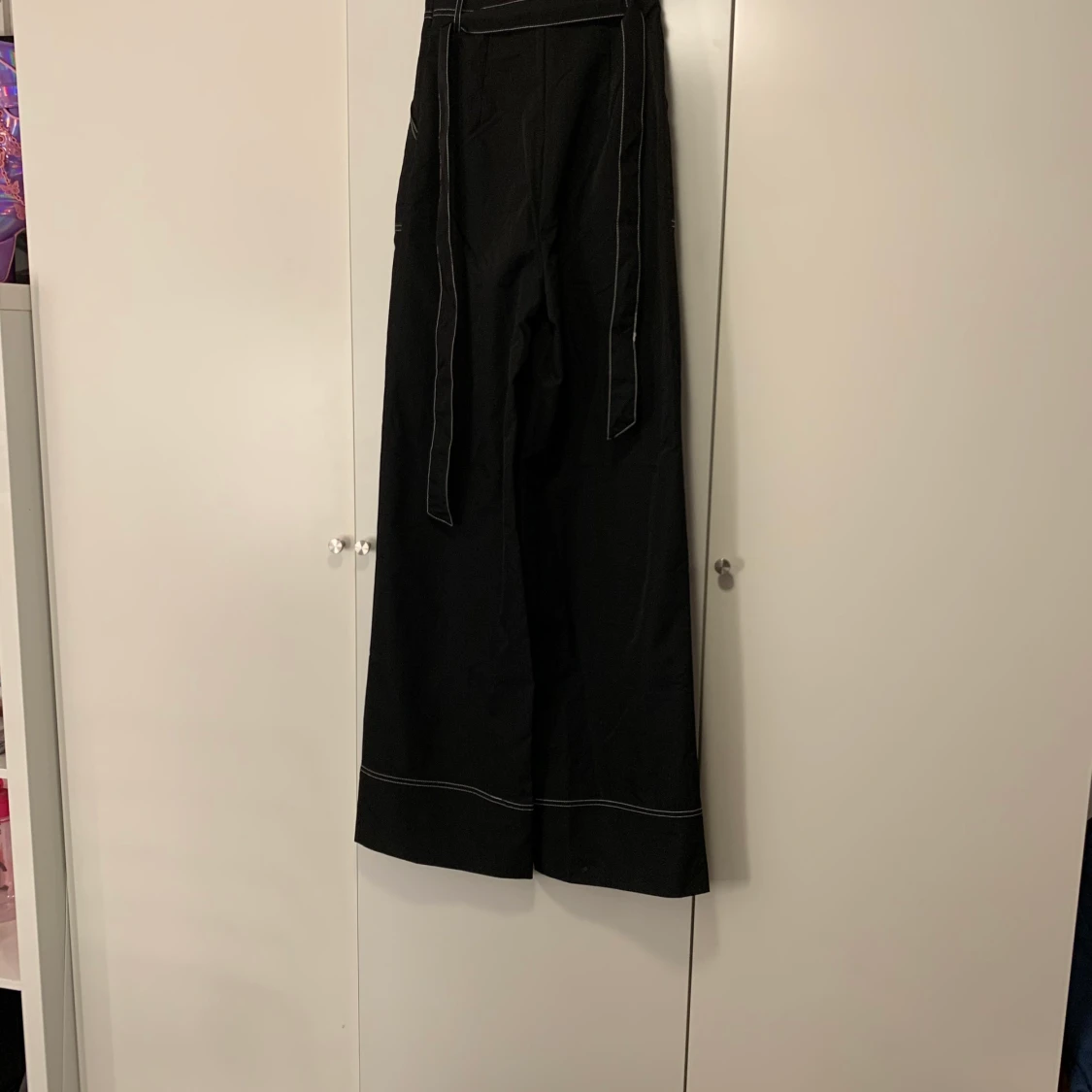 Madison Beer x Missguided högmidjade byxor - 90