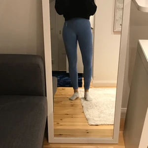 Gymshark Energy+ seamless - Stl S, HELT OANVÄNDA. Perfekt skick, har tyvärr inte kommit till användning. Slutsålda på hemsidan. Nypris 600 kr, säljer för 400 kr. Pris förhandlingsbart