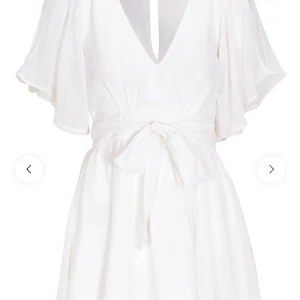 Isabella dress white - Helt ny oanvänd klänning i storlek S från Bubblroom. ✨ Ny pris 449kr. 