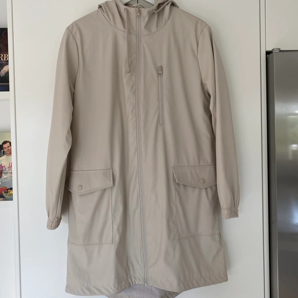 Beige regnkappa från zara