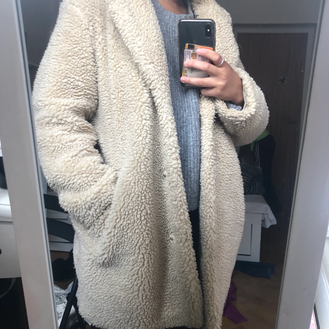 H&m beige fluffig höstkappa