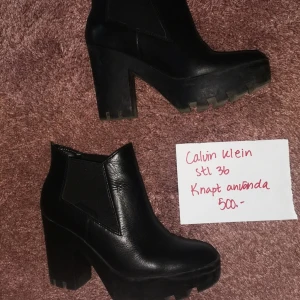 Calvin Klean  - Skinnstövletter 