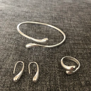 Nytt silver 925 set - Underbart fint nytt set, äkta silver , allt stämplat 925 💧 200 kr+11 kr i frakt