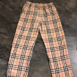 Burberry pyjamas byxor  - Pyjamas byxor från Burberry, ej fast pris 