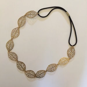  - Jättefint hårband från Glitter. Endast använd en gång. Frakt inkluderad! 🌿