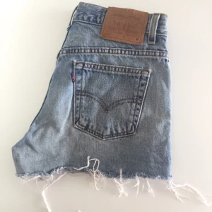  - Superfina Levisshorts! Köparen står för frakten 🌿