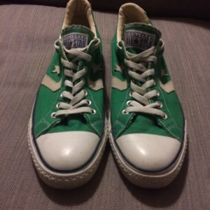  - Converse one star.