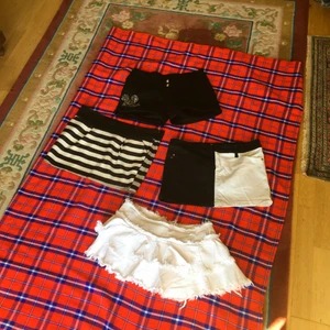 Skirts  - I mycket bra skick en stk 150