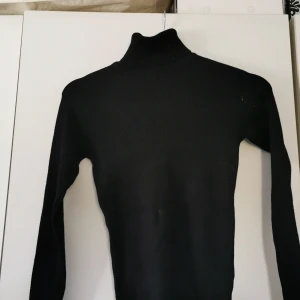 Turtelneck  - Svart turtelneck 