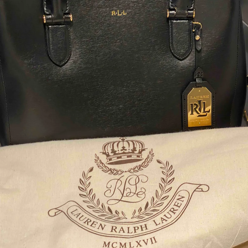 En Ralph Lauren väska nyskick endast använd en gång . Väskor.
