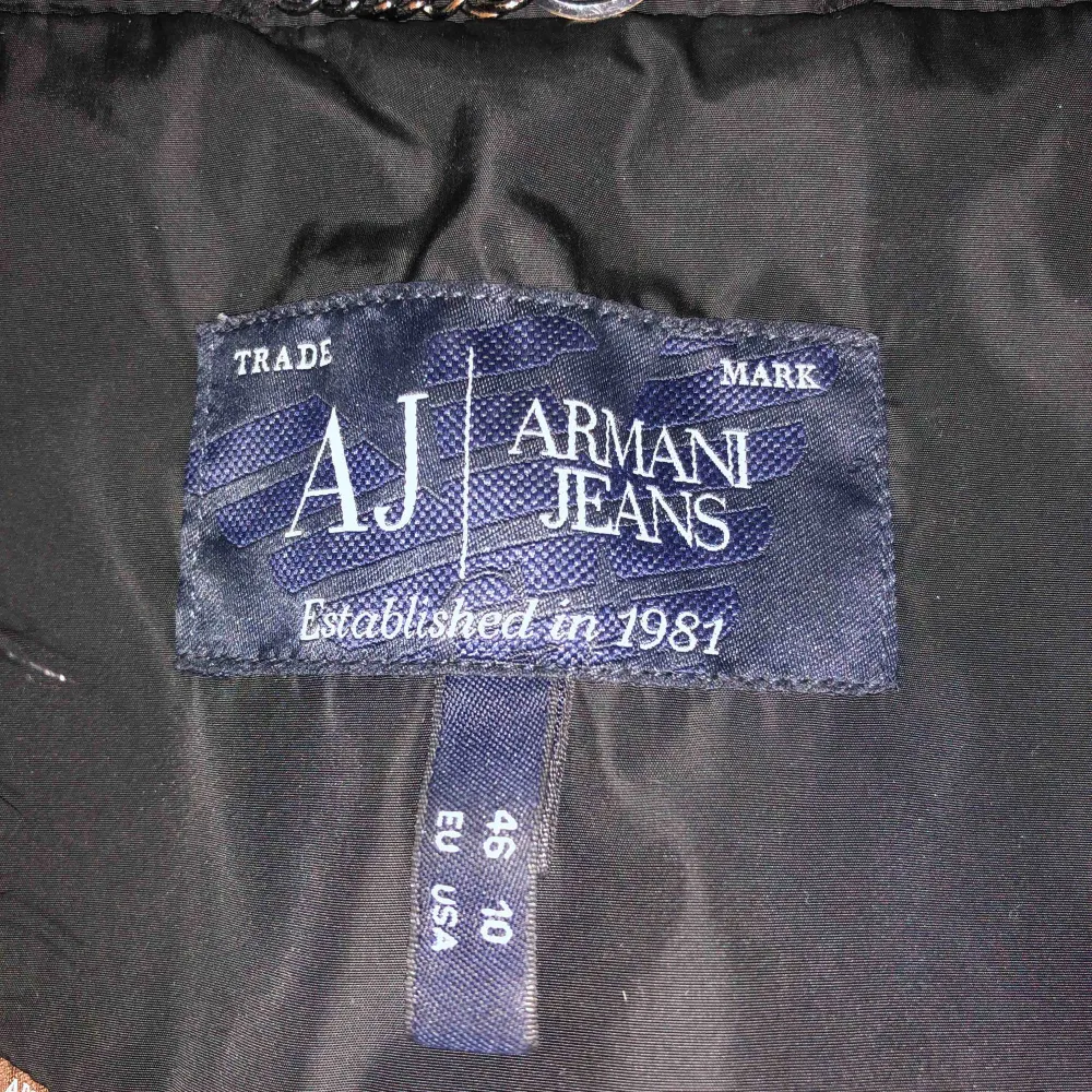 Äkta Armani Jeans jacka super fin❤️men tyvärr så har den blivit för stor för mig❤️. Jackor.