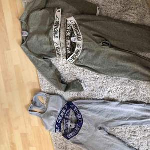 Säljer dessa två gymshark flex set, khaki marl båda delar M- ENDAST TESTAT! Säljer för 400  Det andra settet light grey indigo- tights strl m topp i strl S knappt använd 250 kr båda setten för 600 kr (nypris tillsammans ca 1900) 