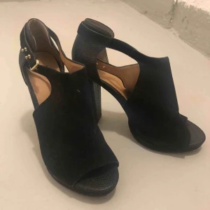  - Klackar från HM ! Aldrig använda⭐️