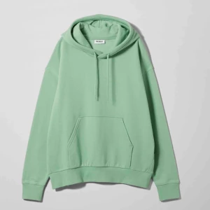  - Mintgrön hoddie från Weekday, nästan helt ny i storlek S! Skit snygg till blåa jeans. 