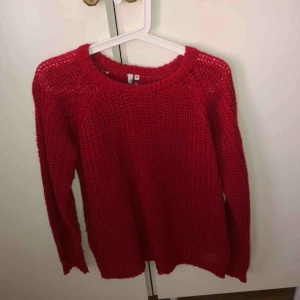  - Stickad tröja från Nelly i storlek xs men passar upp till M. 