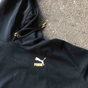  - kenzas kollektion m puma!! 💙💙Skriv privat för mer info om plagget. Frakten är oftast 63kr med postkort skicka lätt men om det är mindre plagg=billigare. Är öppen för byte. Paketpris går att fixa!! Tveka inte att höra av er vid frågor!! 🥰🥰🥰