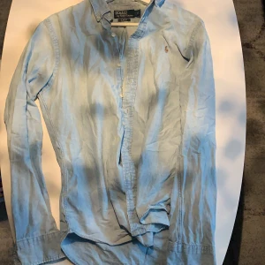 Ralph lauren - Bra skick, jeansfärgad skjorta pris kan diskuteras vid snabb affär 