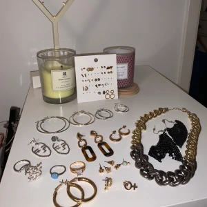 Alla smycken 10 kr✨✨ - Alla smycken 10 kr!!🌟🌟