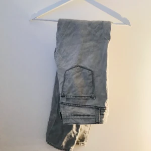 Jeans  - Fina går vita jeans 