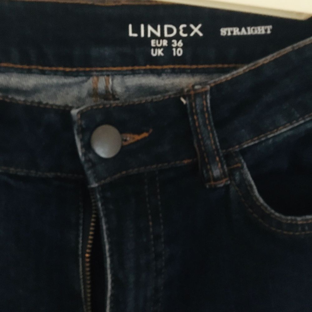 Mörkblå jeans från lindex. Cropped, stretchiga och mjuka! . Jeans & Byxor.