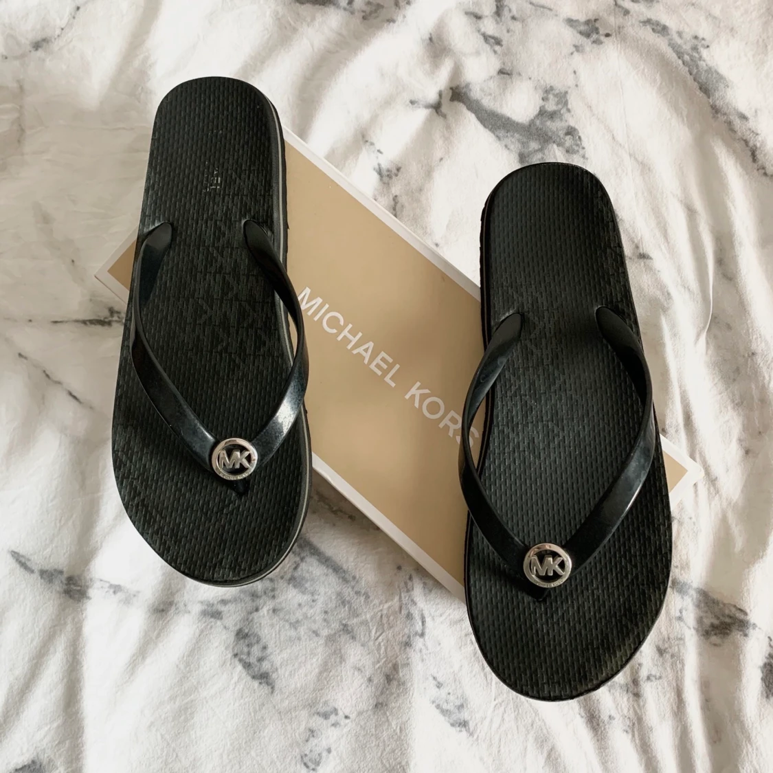 Michael Kors flipflops