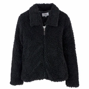 Teddyjacka - Teddyjacka köpt för 500kr på Missäy för ett år sedan. Säljer pga att jag aldrig använder den, använd 2 gånger. Nyskick! 200kr + frakt 🧸