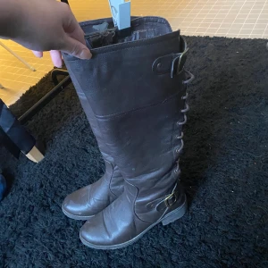 Stövlar  - Bruna stövlar storlek 38