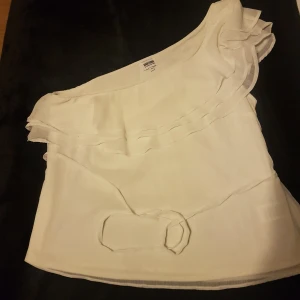 Blus/Linne  - Blus/Linne design Carolina Gynning aldrig använt.