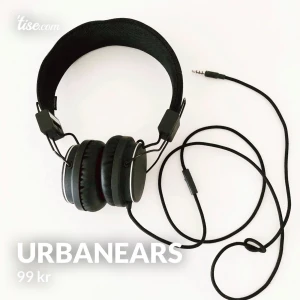 Urbanears Hörlurar - Snygga svarta Urbanears som inte används längre! De har ett par små slitningar, men funkar utmärkt! Frakt på 66kr tillkommer 📦