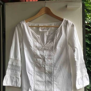  - Oanvänd blus från odd Molly 