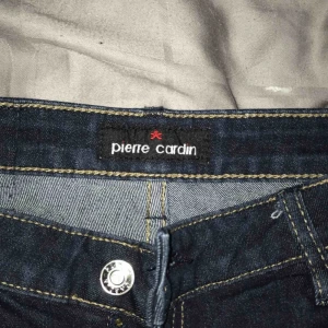  - Pierre Cardin Jeans. Använda en gång, nypris 1400kr