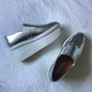  - Asballa skor från other stories! Har lite skavanker men ändå bra skick! Fraktar eller mäts upp 😃 hör av er för fler bilder eller frågor! 🌸