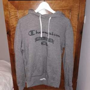  - Champion hoodie stl M 80 kr 