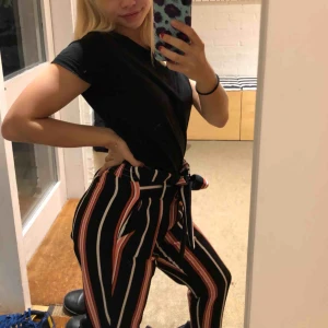  - Säljer dessa fina byxor från River Island 💓