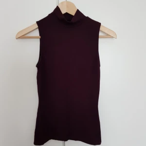  - Top  från gina tricot 