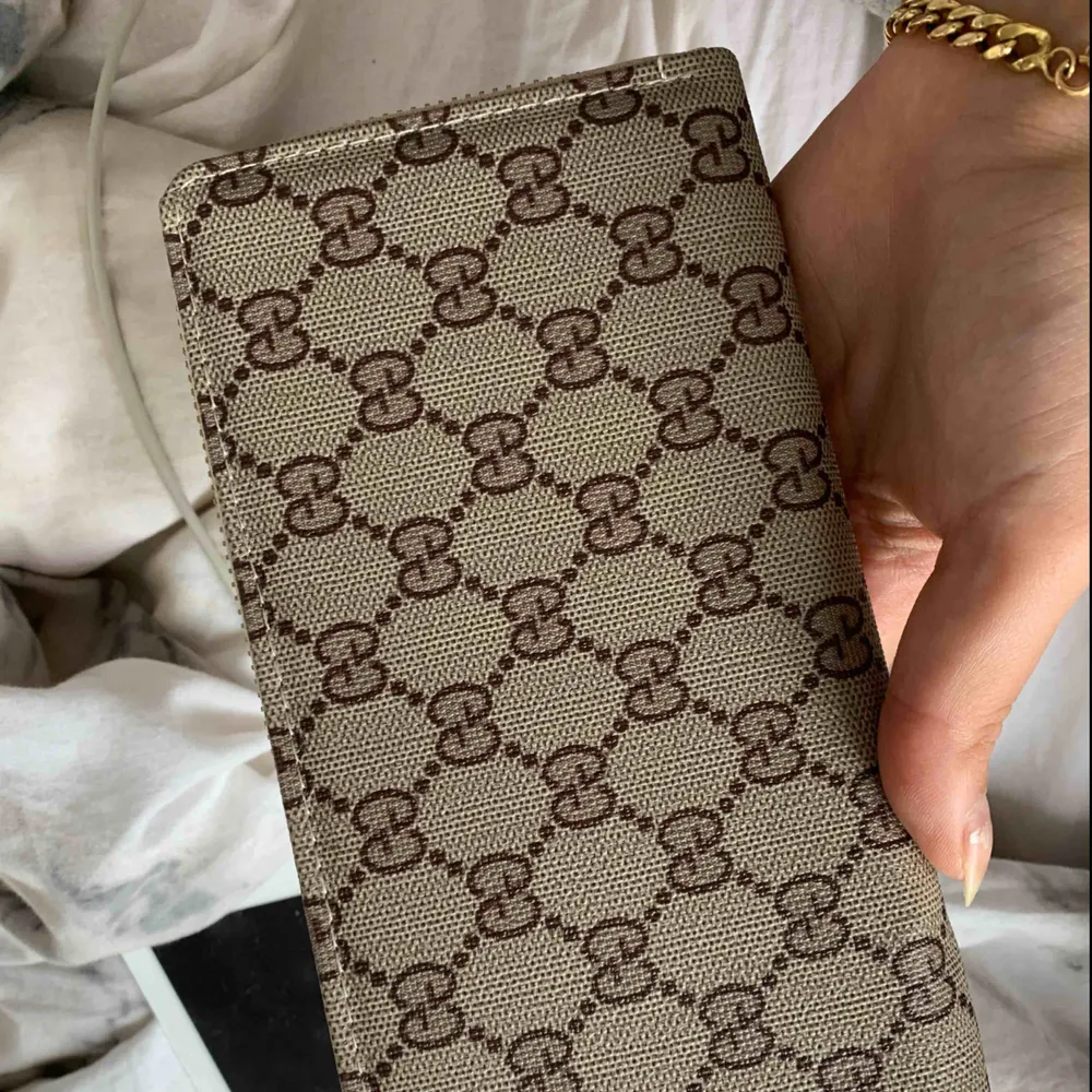 Gucci plånbok (fake) helt ny!✨. Väskor.