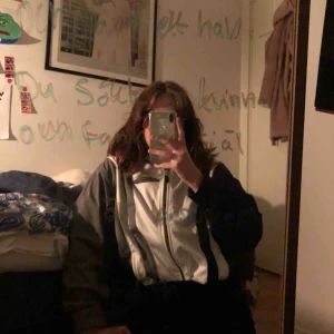  - Jäätteeeee snygg kofta från humana! Bra skick och reflex märke på framsidan. Kan både skicka och mötas 🌟 köparen står för frakten 