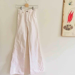  - Jättefina vintage 70-tals jeans som jag köpt här på Plick men som tyvärr var för små:(( 100% bomull