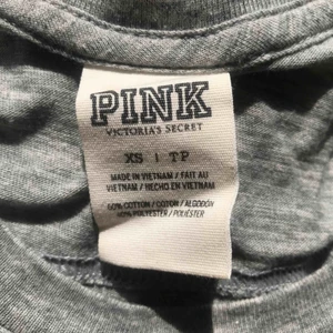  - Tröja från PINK 💗 Använd 2-3 gånger!