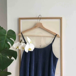  - Fint linne från HM, jättemjukt och lent material. Perfekt för fest men även till vardags