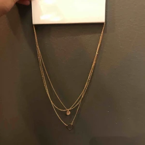  - Jättefint halsband från Hm