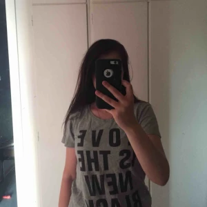  - Love is the new black T-shirt 