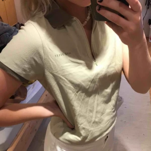  - Polo från fred perry strl 40 men passar typ som 36 eller xs/s