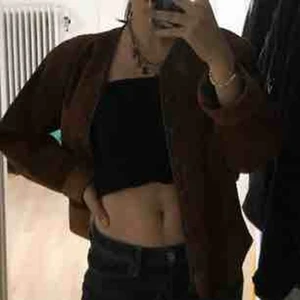  - Brun läderjacka som passar oversize på mig som är S🥰🥰 