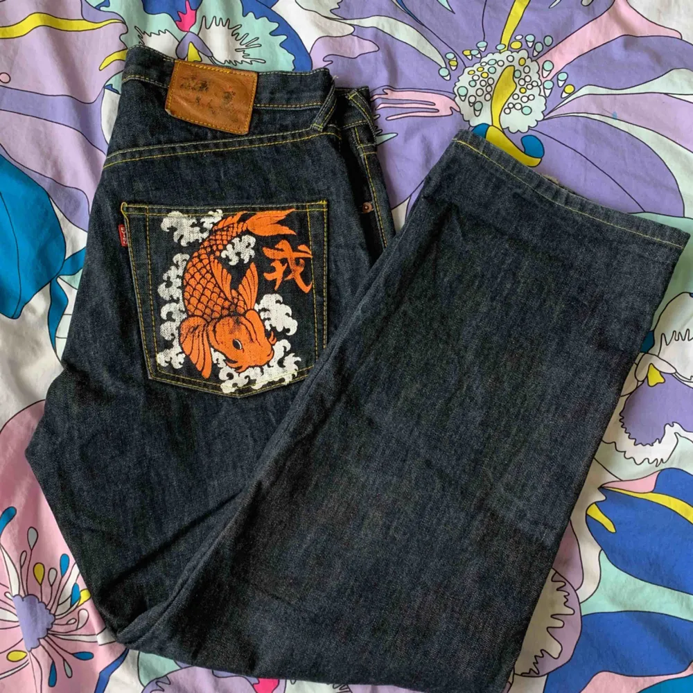 Vintage Evisu jeans i storlek 34, mycket bra skick för att vara vintage. Jeans & Byxor.